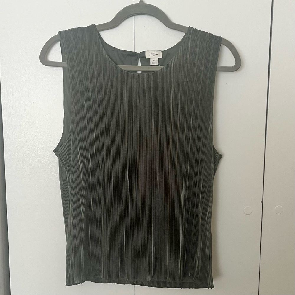 J. Crew Factory Plissé Shell Top in Spanish Moss Size M